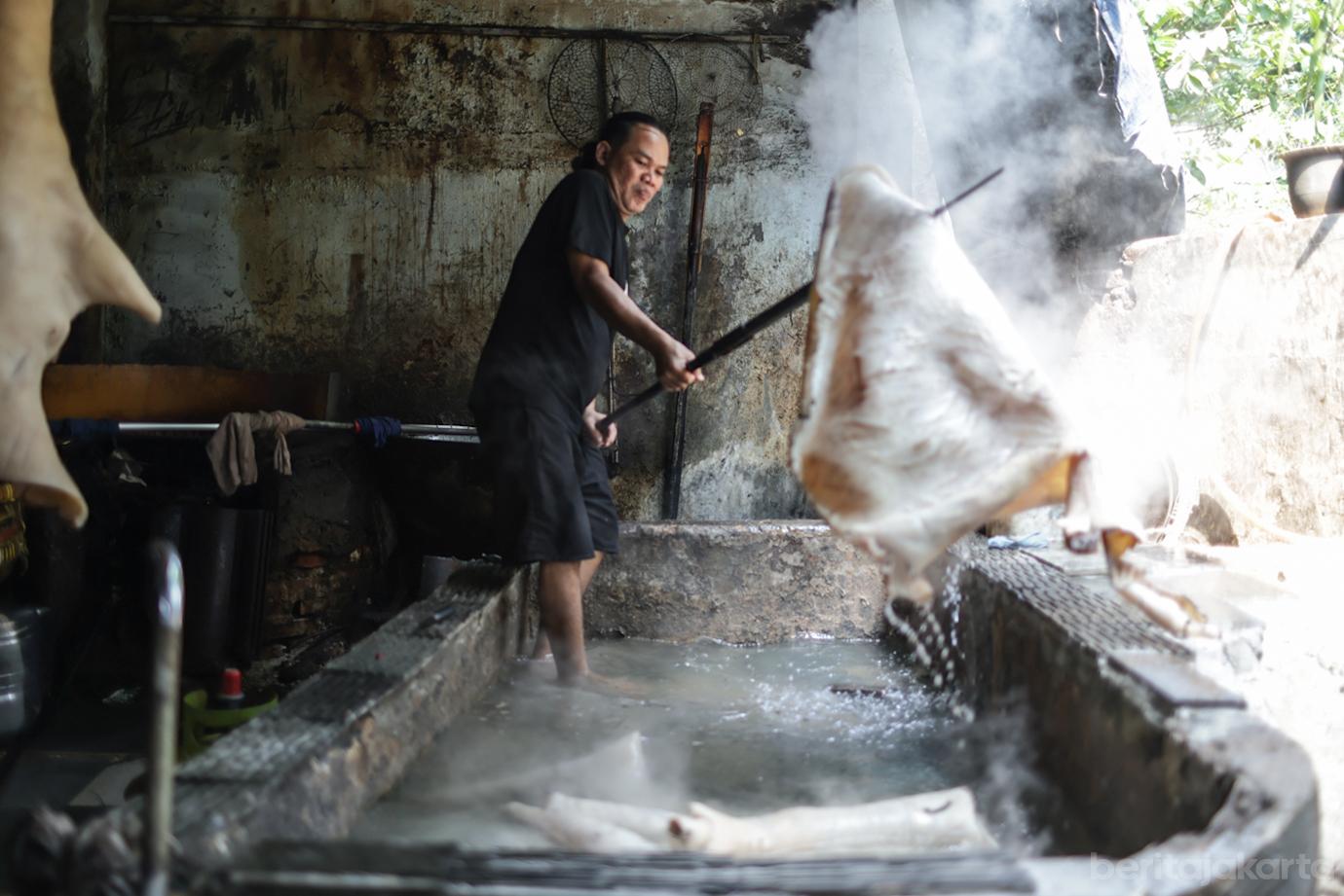 Melihat Produksi Kerupuk Kulit Jakarta yang Mendunia 2