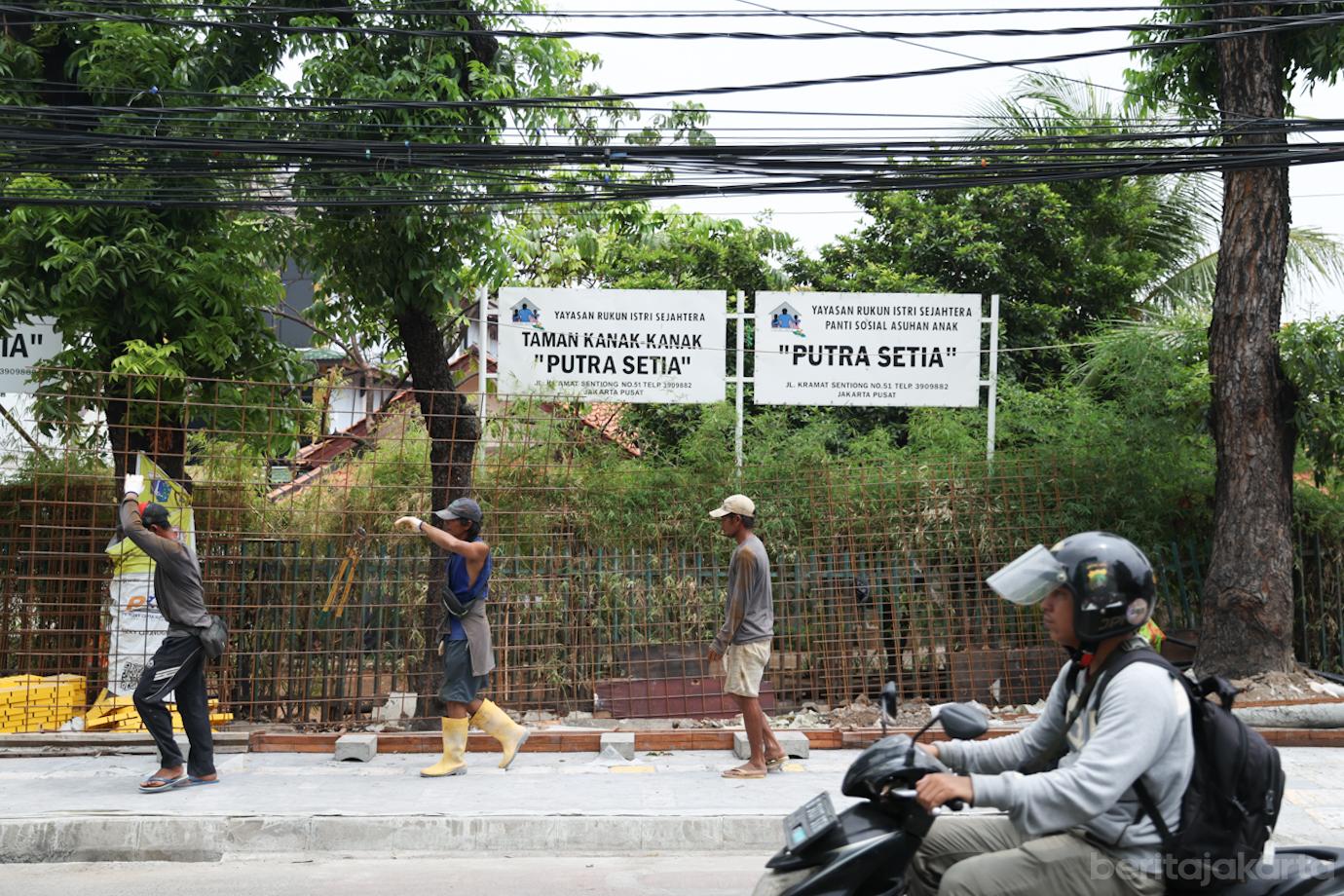 Trotoar Kramat Sentiong 4