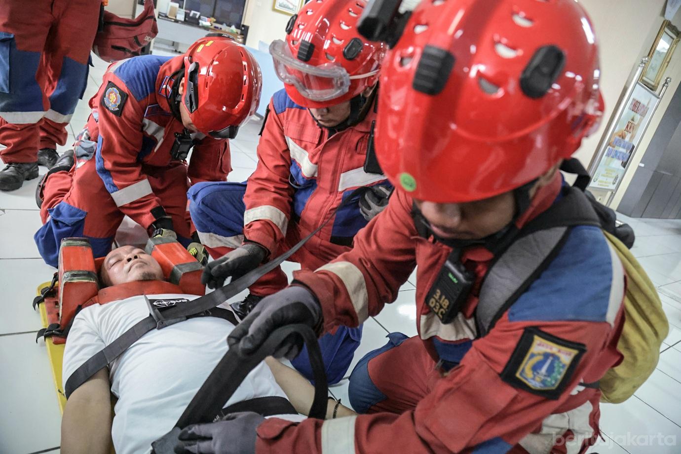 Simulasi Bencana Gempa Bumi di Kantor Walikota Jakarta Barat 4