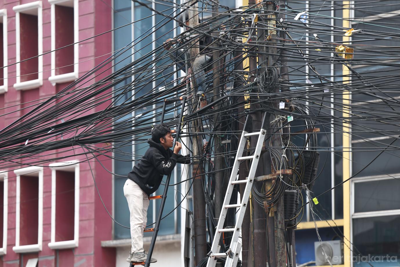 Penertiban Kabel Duren Tiga 2