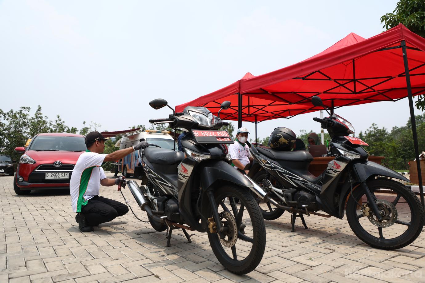 7.39 Kendaraan Lulus Uji Emisi Gratis di Setu Babakan