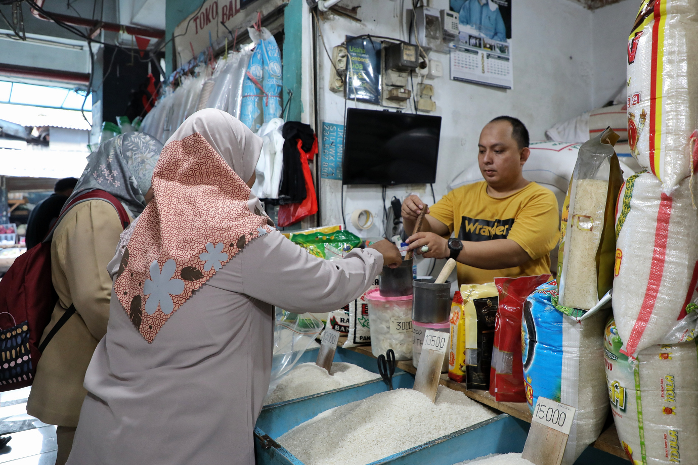 1.Sudin KPKP Jakarta Timur Gelar Pengawasan Pangan di Pasar Perumnas Klender .jpg