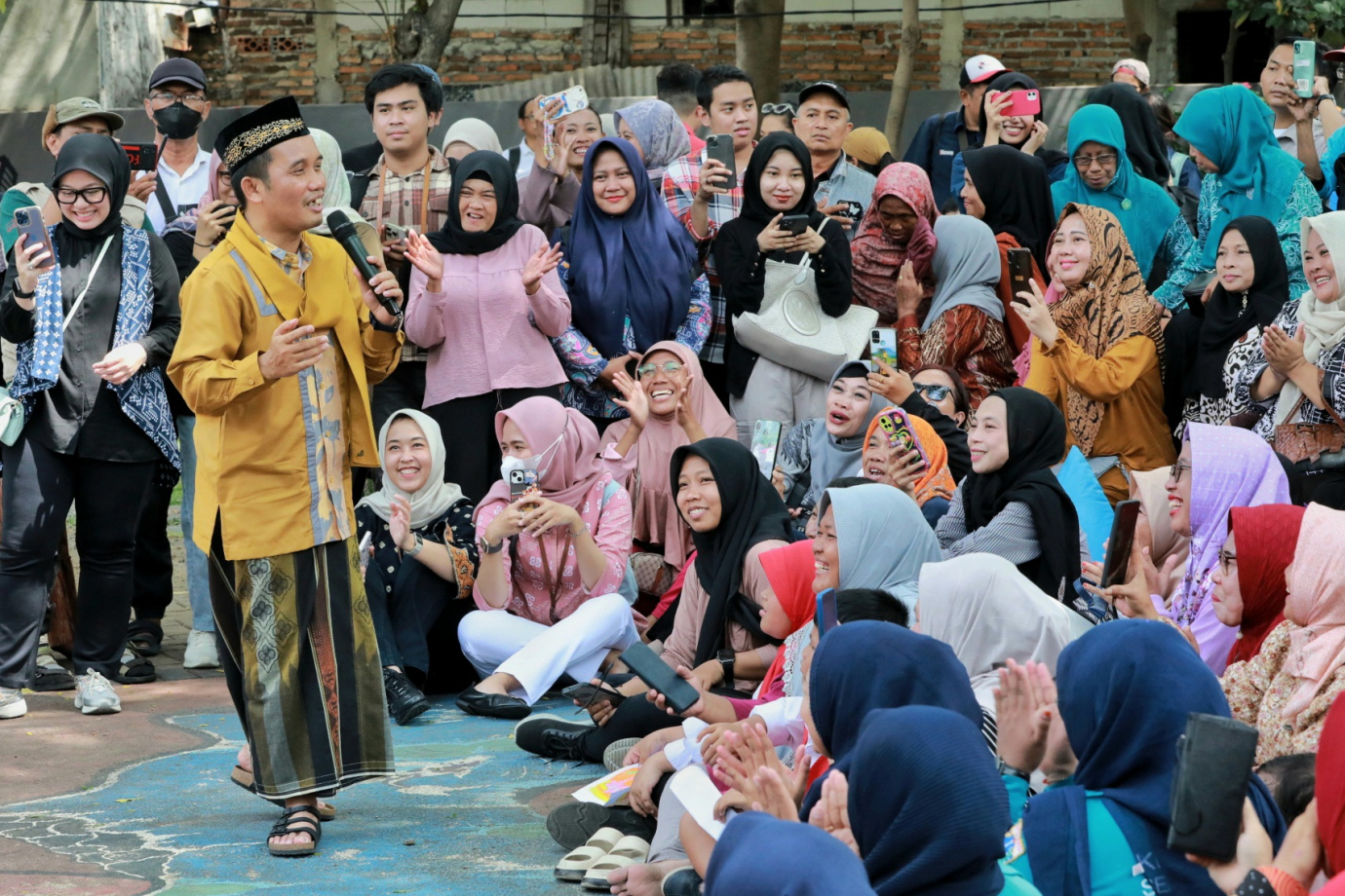 6 pj menkomdigi RPTRA.jpg