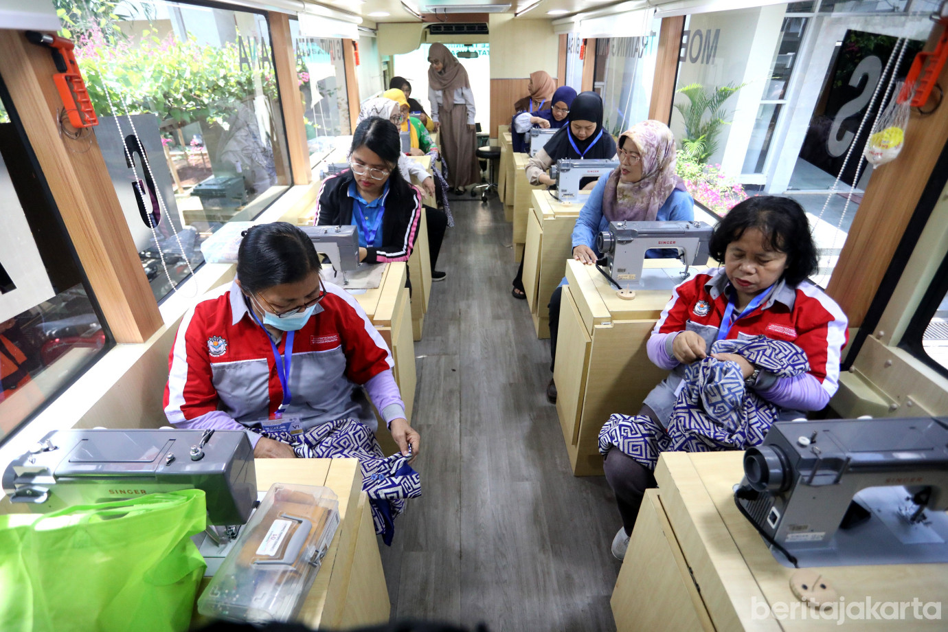 6 10 Warga Pulo Gadung Antusias Ikuti MTU Basic Penjahitan Busana_6.jpg