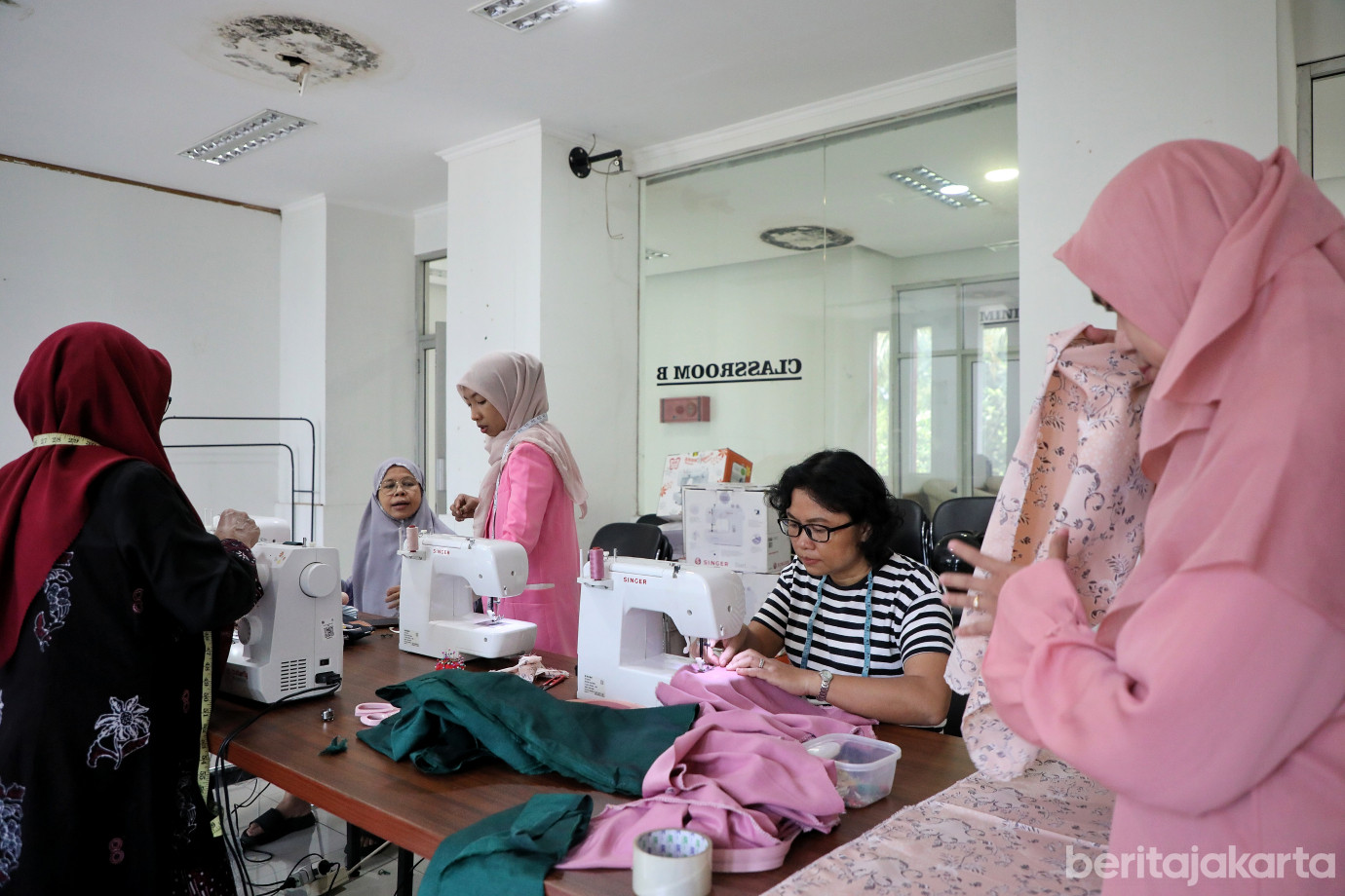 1.Pelatihan Membuat Dress di TKK Pondok Ranggon .jpg