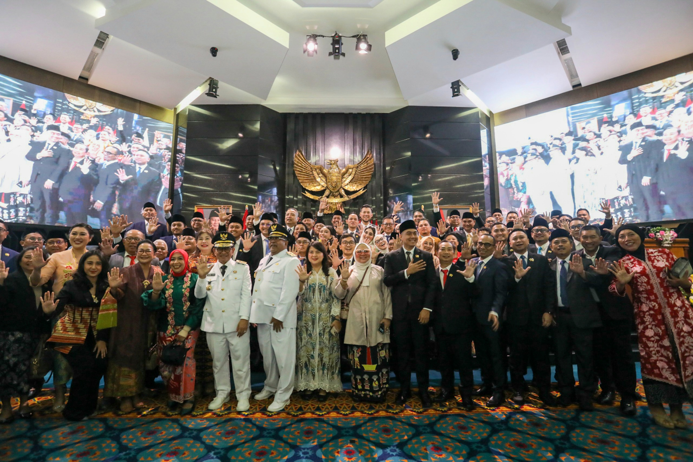 6 Rapat Paripurna Perdana DPRD DKI Jakarta dengan Gubernur dan Wakil Gubernur DKI Jakarta_6.jpg