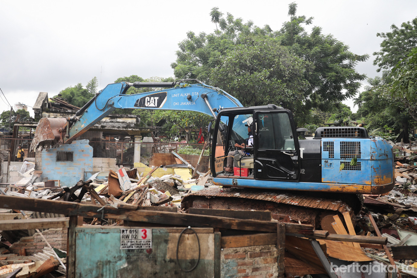 Penertiban TPU Kebon Nanas-5.jpg