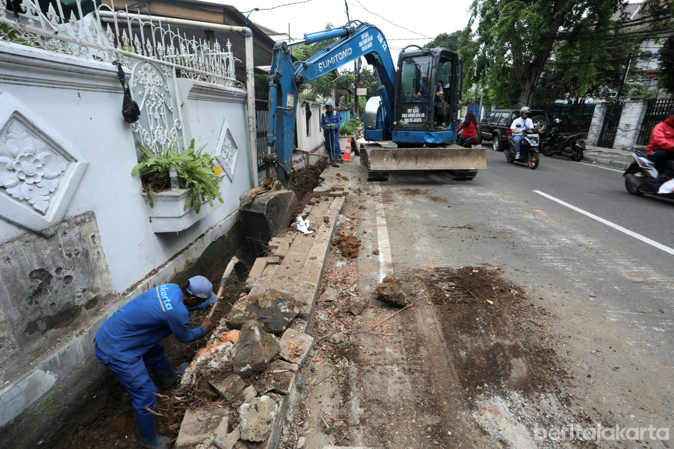 2 Antisipasi Genangan, Saluran di Cempaka Putih Barat Dinormalisasi_2.jpg