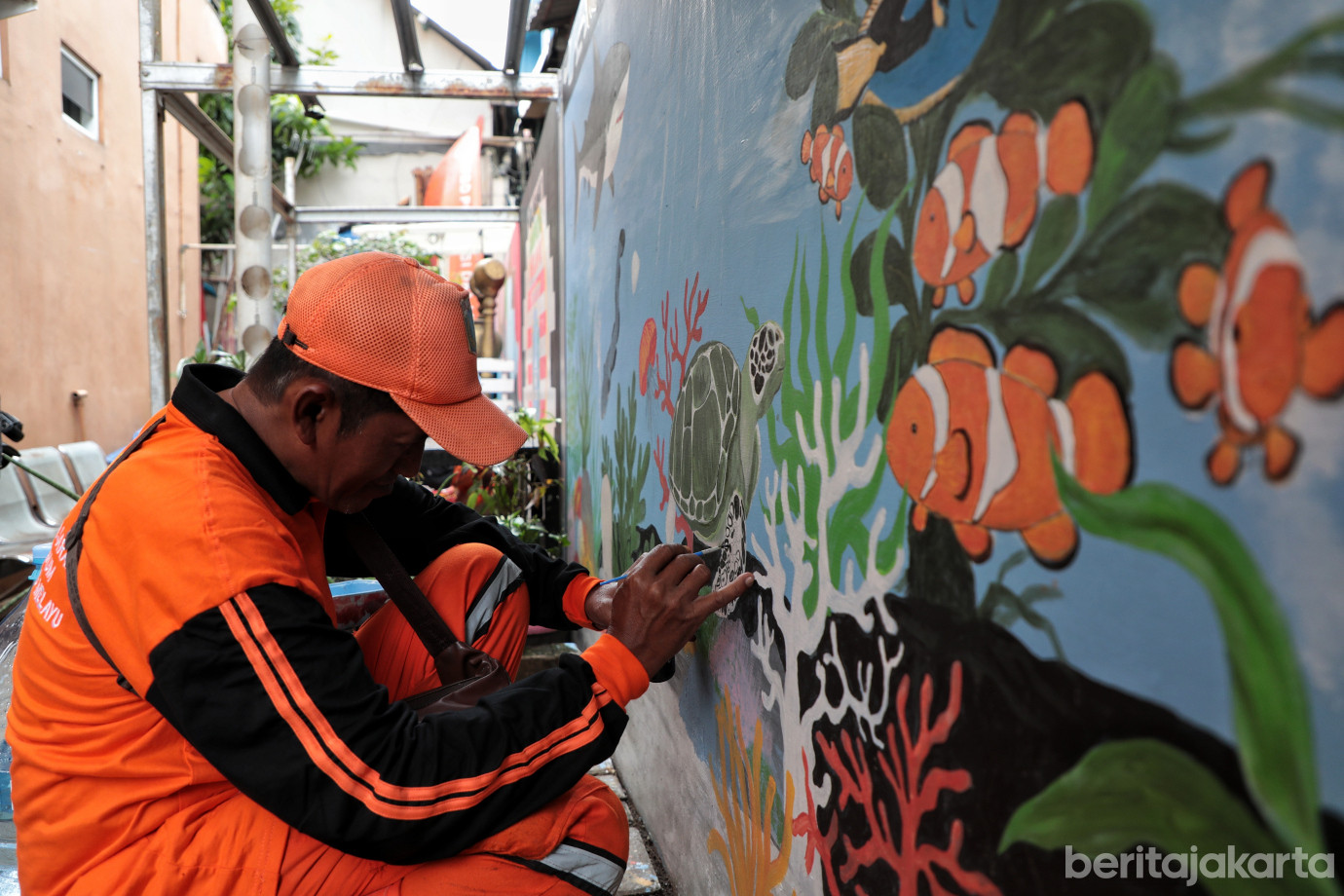 3.PPSU Percantik Kantor Kelurahan Kampung Melayu Dengan Mural.jpg