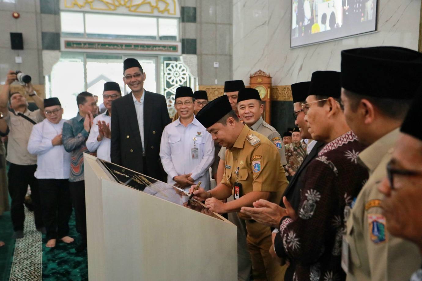 6 pj peresmian masjid jakbar.jpg