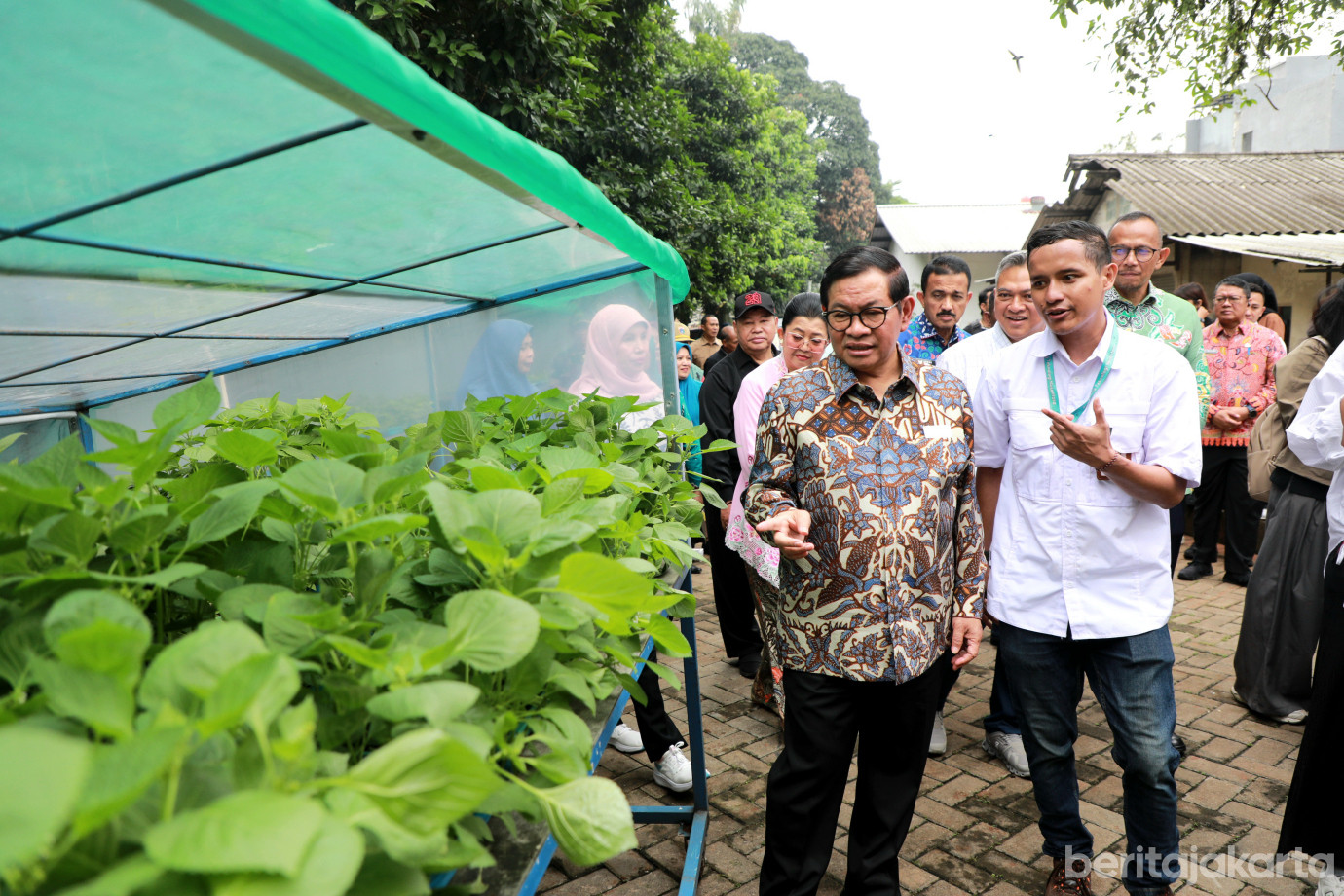 1-3 gubverticaltaman.jpg
