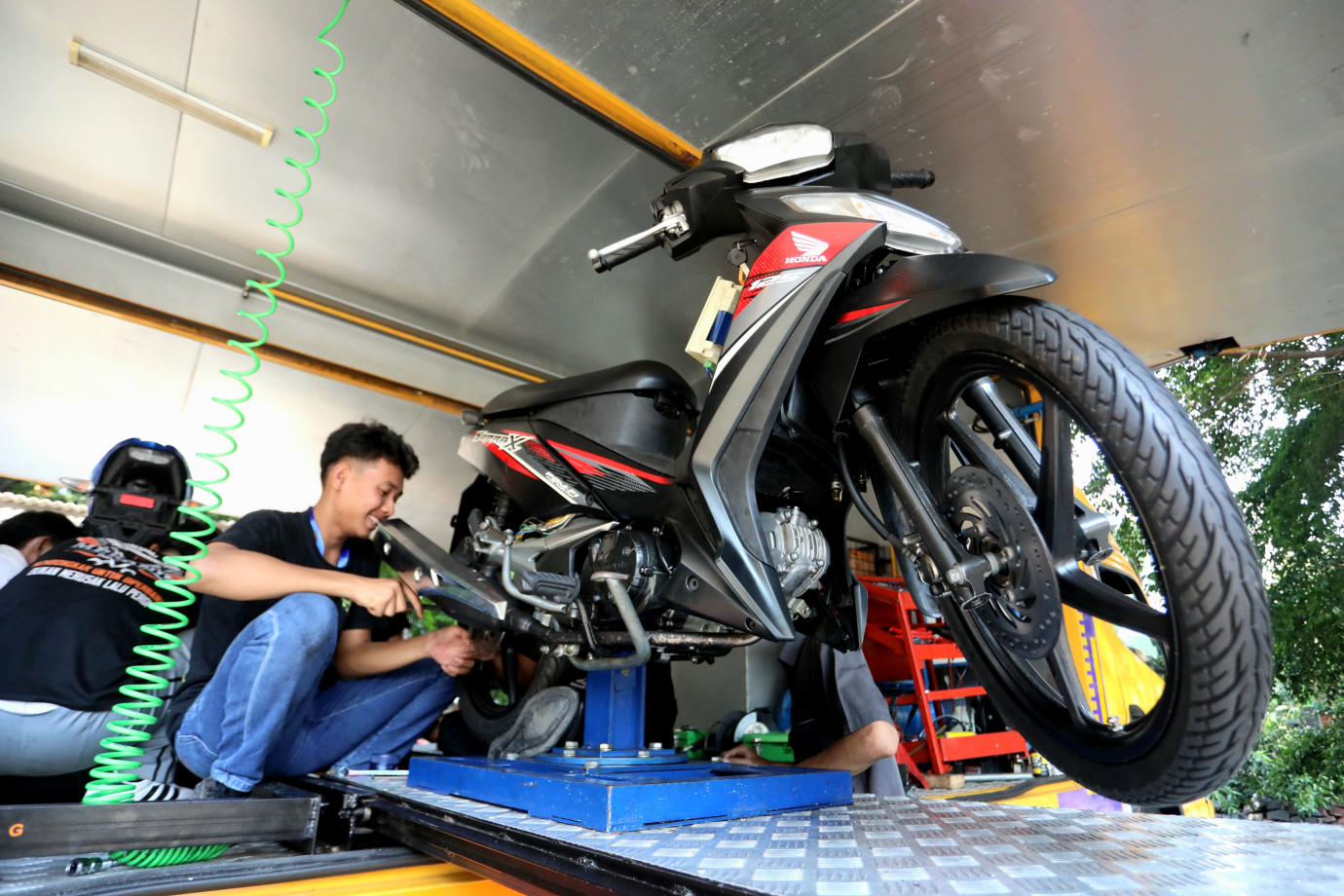 2 10 Warga Kurahan Raw Terate ikuti MTU Service Sepeda Motor_2.jpg