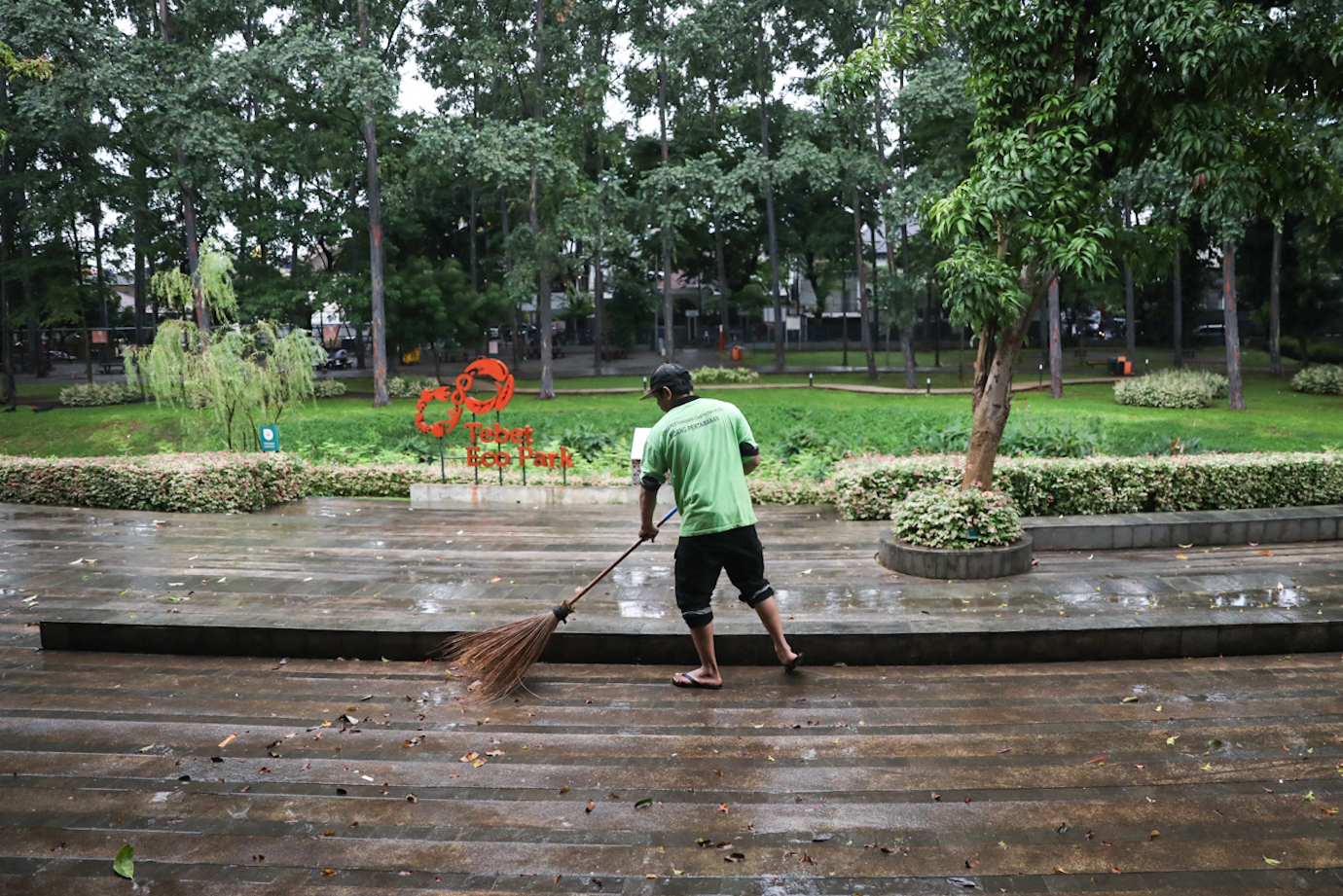 Tebet eco park 24 jam-3.jpg