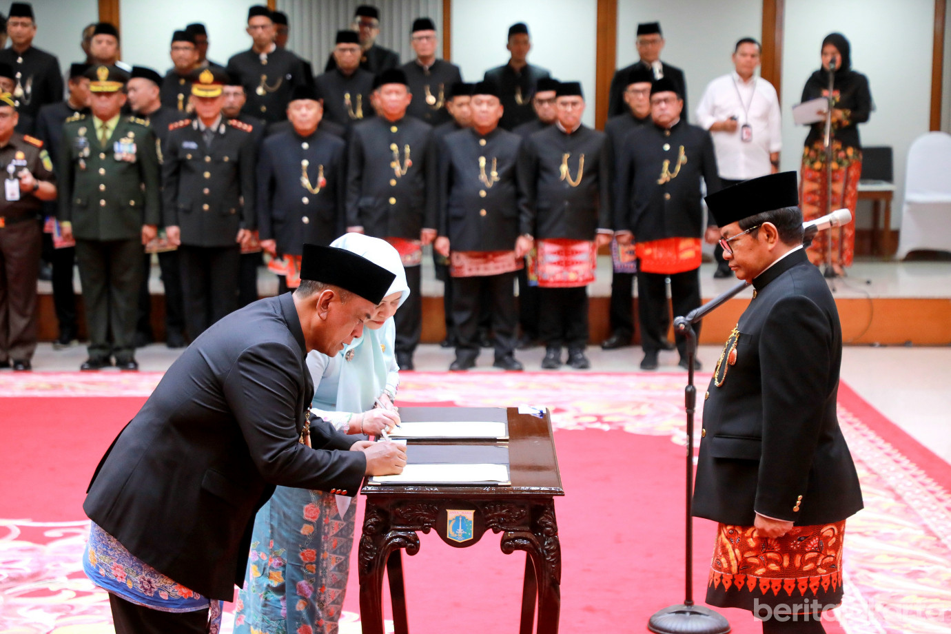 6-1pelantikanIIN.jpg
