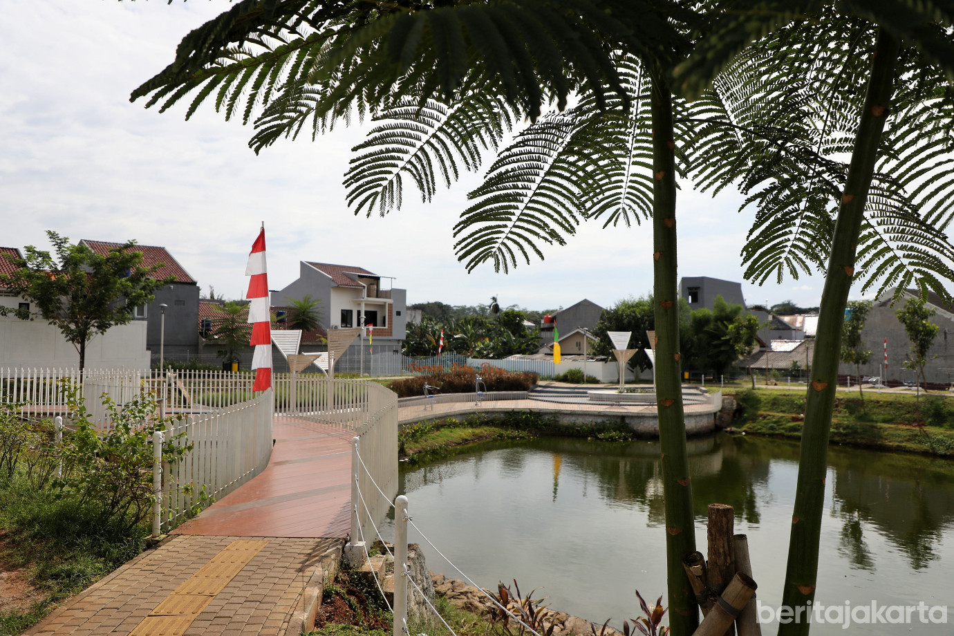 3.Melihat Kelurahan Setu Pemenang Kategori Indah.jpg