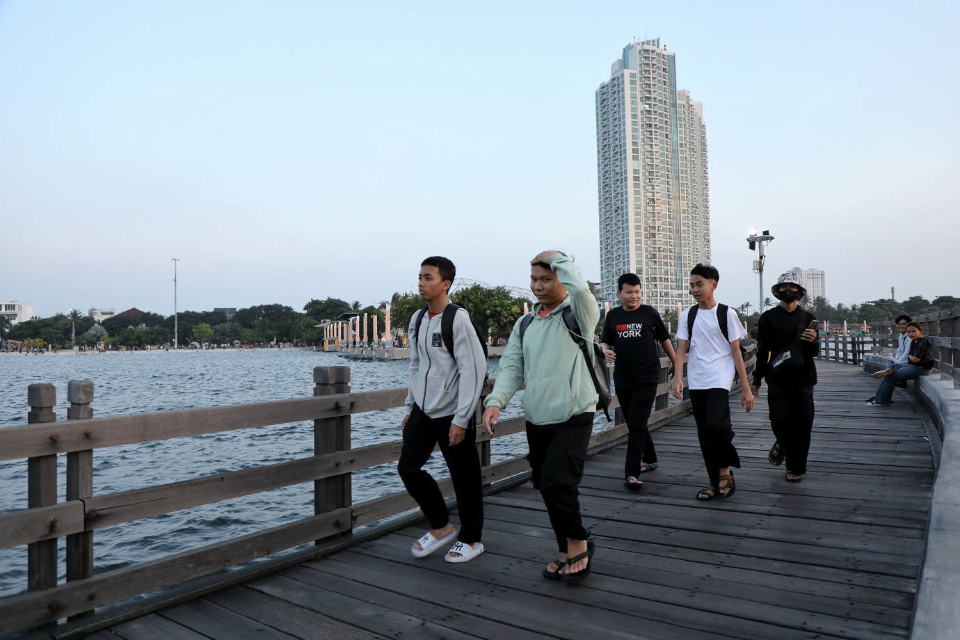 6.Akses masuk kawasan wisata Ancol gratis sambut HUT Jakarta.jpg