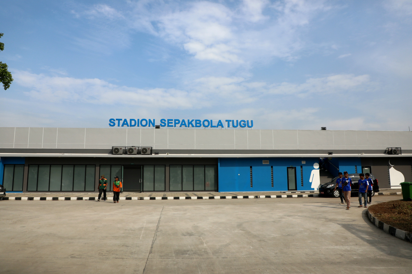 1 Gubernur Pramono Tinjau Stadion Tugu_1.jpg