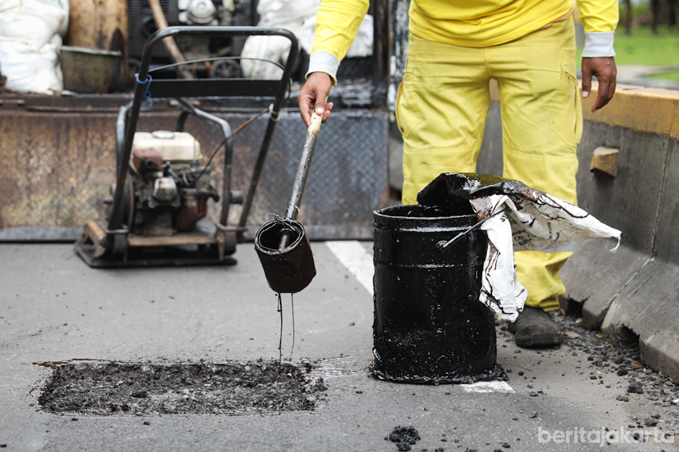 Jalan Rusak Jakpus-1.jpg