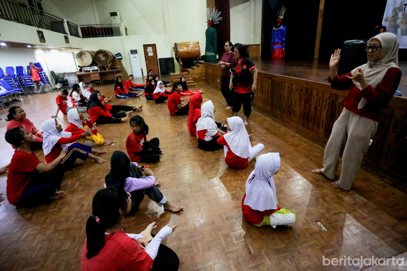 1 Sudin Kebudayaan Jakpus Gelar Pelatihan Tari Tradisional bagi Murid SLB_1.jpg