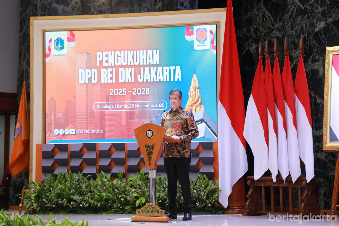 3-2pengukuhan REI DKI.jpg