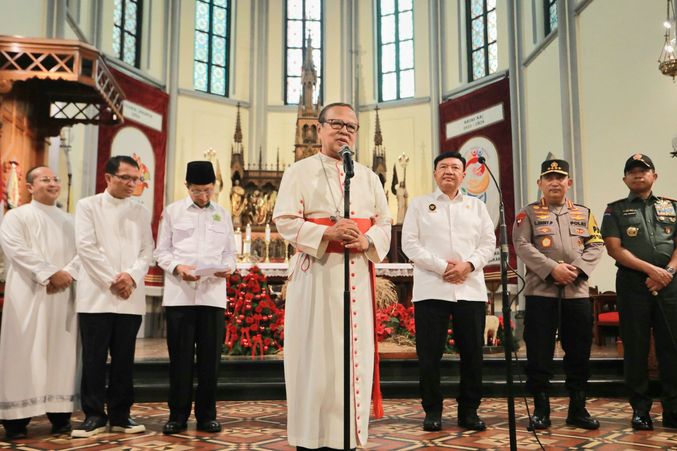 04 pj Kunjungan Gereja.jpg