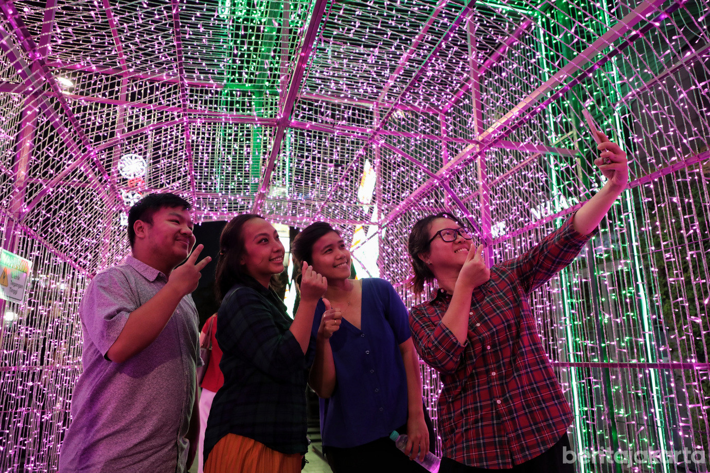 4.GUB-WAGUB Kunjungi Jakarta Light Festival.jpg