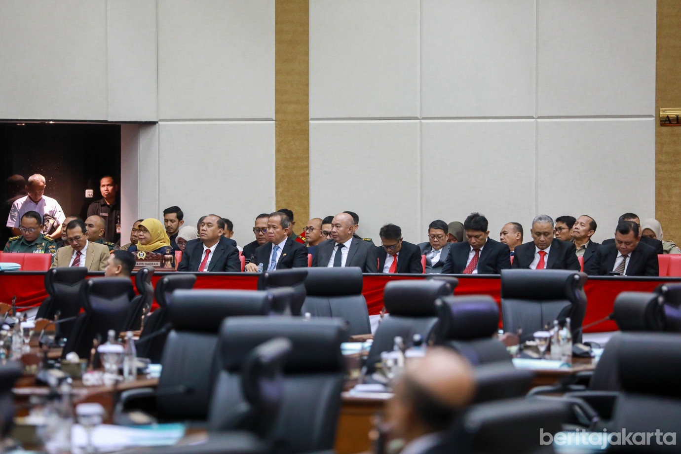 2 paripurna pandangan fraksi2 raperda.jpg