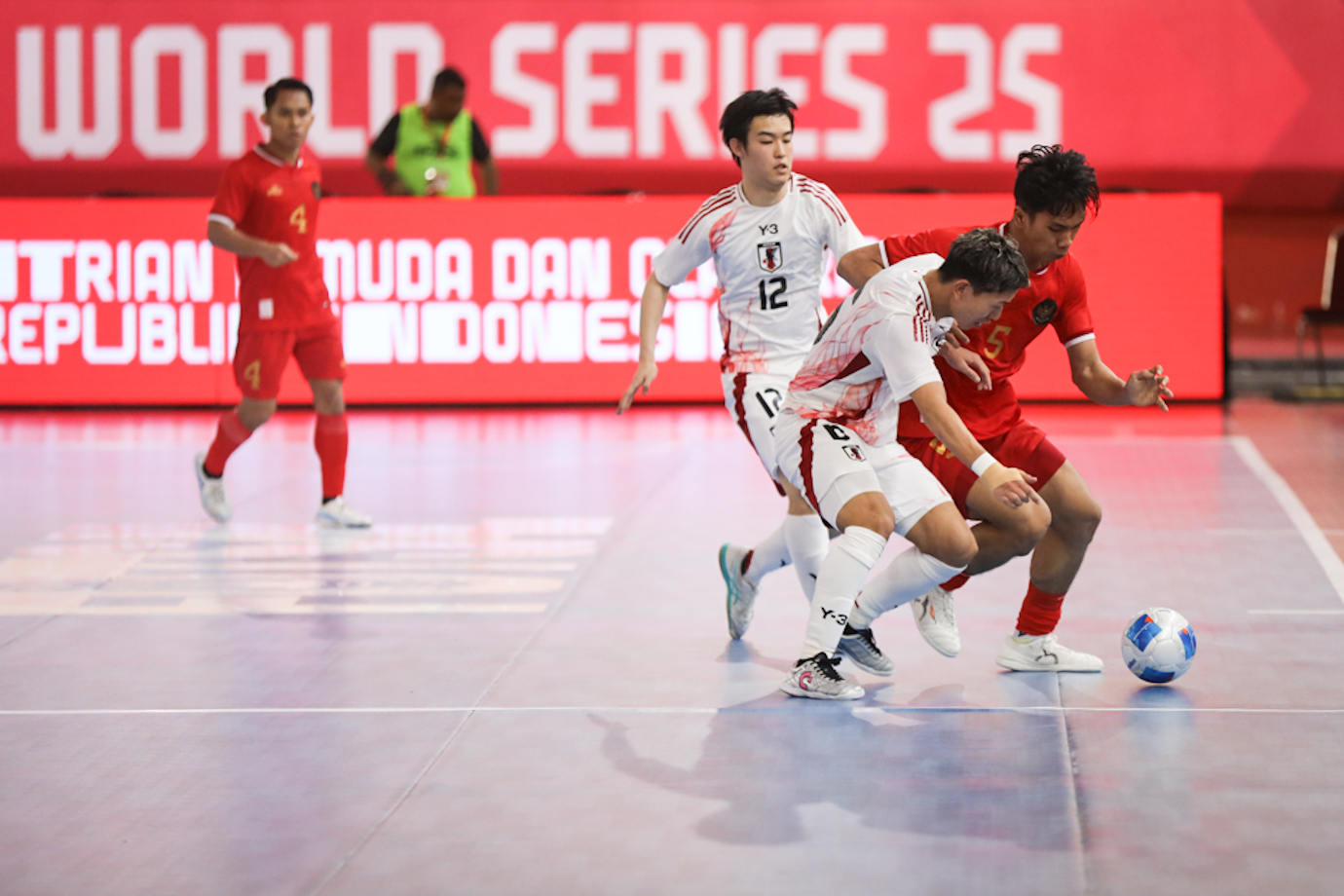 7 Futsal 4NWS-1.jpg