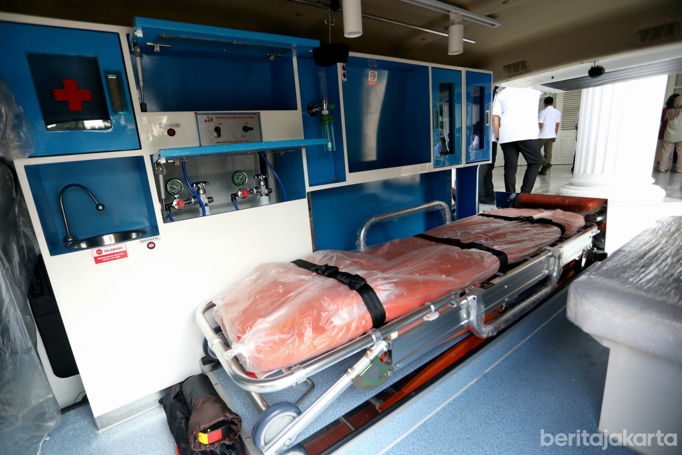6 Pemprov DKI Jakarta Terima Ambulans Listrik dari Yayasan LINE_7.jpg