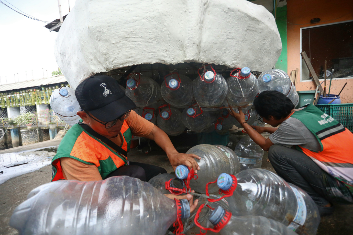 4 Kreasi Perahu Naga dari Botol Bekas_4.jpg
