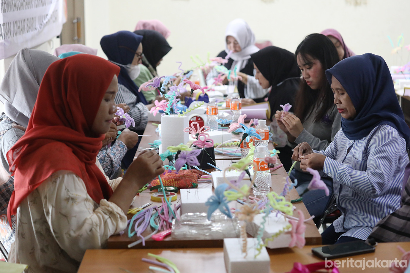 pelatihan-buket-bunga-kawat-bulu-02.jpg