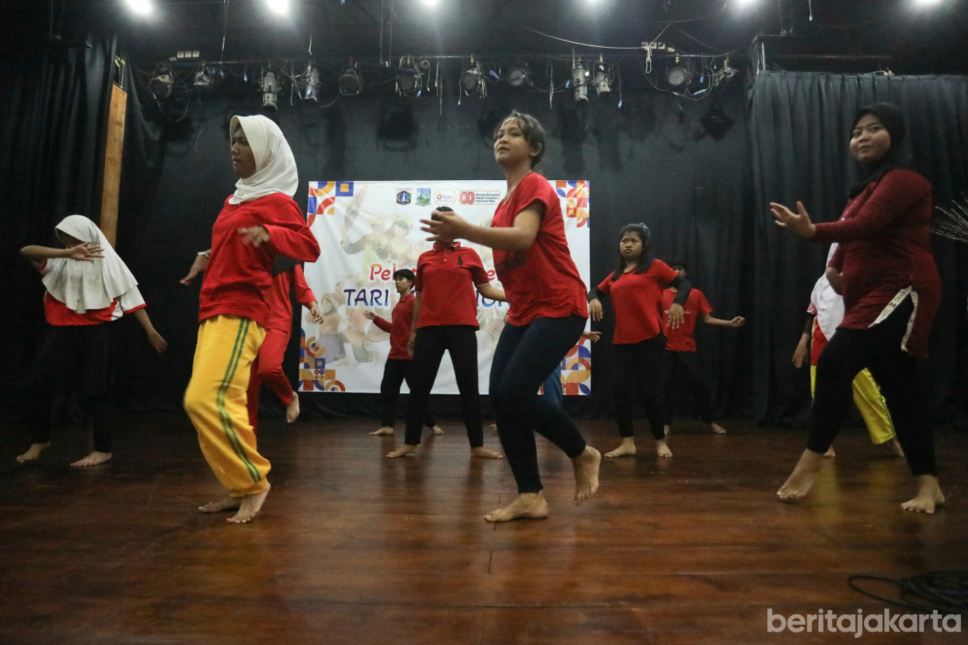 2 Sudin Kebudayaan Jakpus Gelar Pelatihan Tari Tradisional bagi Murid SLB_2.jpg
