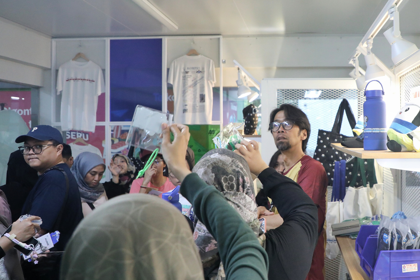 4.MRT Merch Market Disambut Antusias Masyarakat.jpg