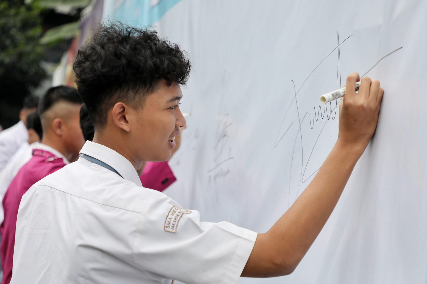 7.Rano Karno Tinjau Pelaksanaan MPLS di SMAN 6 Jakarta.jpg