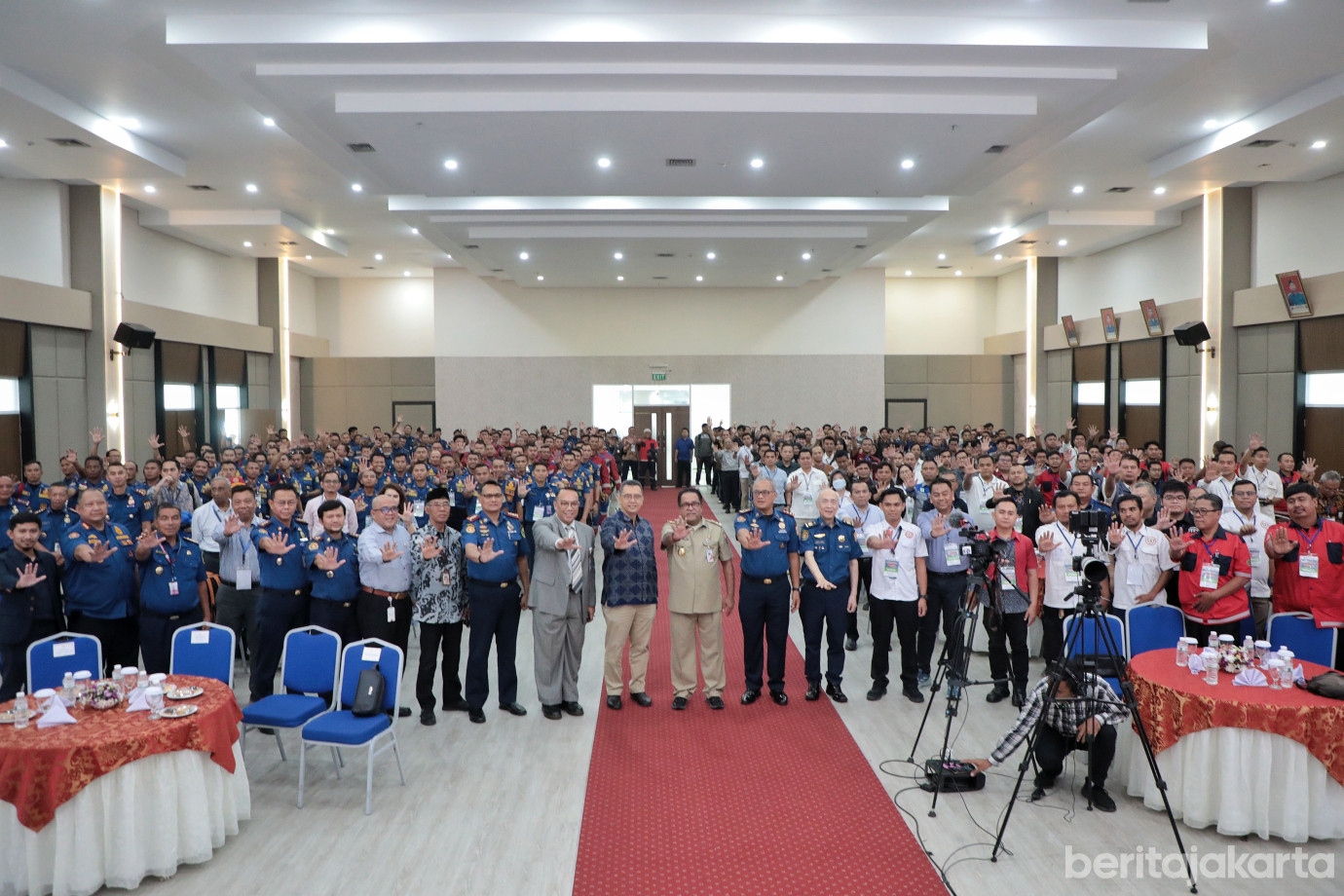 7.Wagub Buka Pameran dan Sarasehan Kepentingan Keselamatan Kebakaran Baterai.jpg