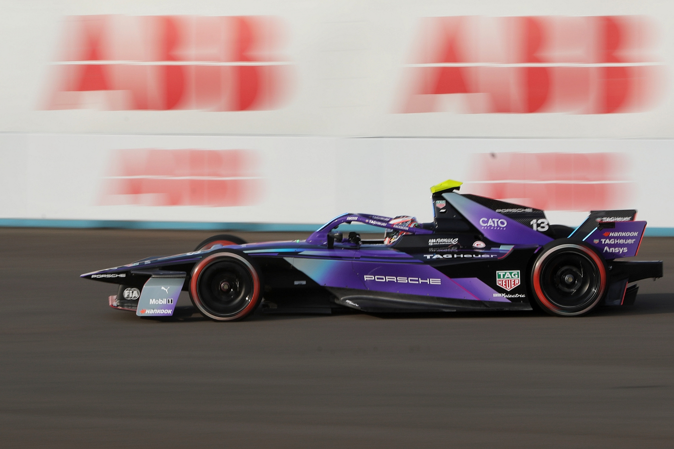 2.Para Pembalap Ikuti Sesi Free Practice 1 Jakarta E-Prix 2025.jpg