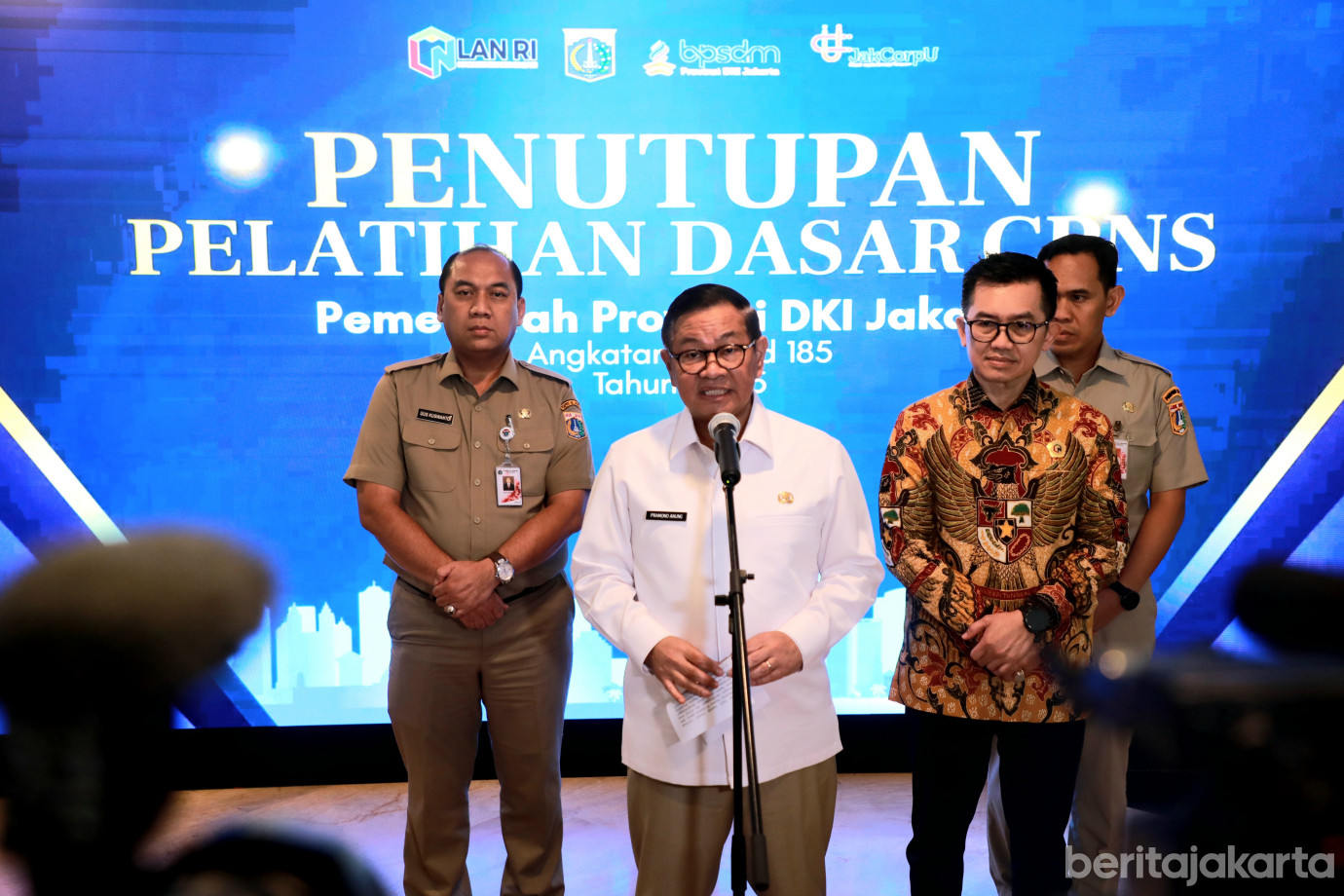 9penutupan latsar gub.jpg