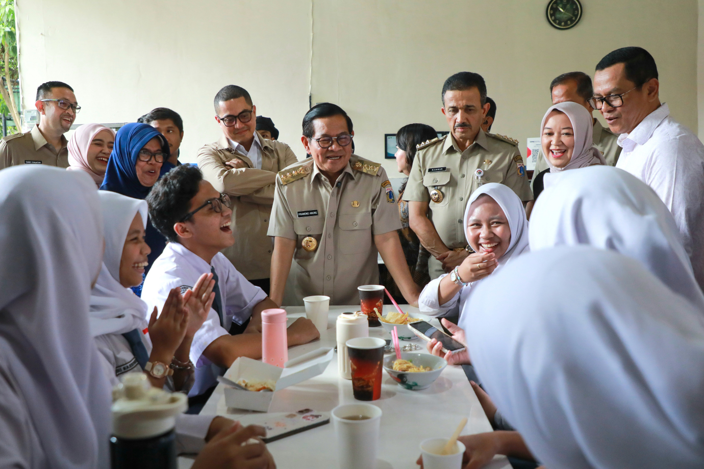 3-1 gubkantinsehat.jpg