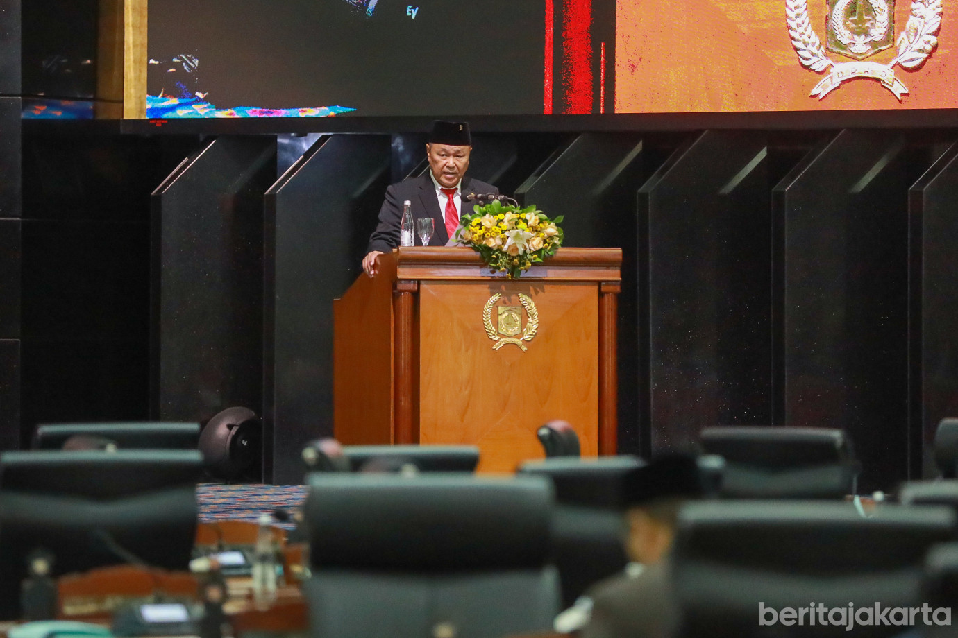 5paripurna pandangan fraksi2 raperda.jpg