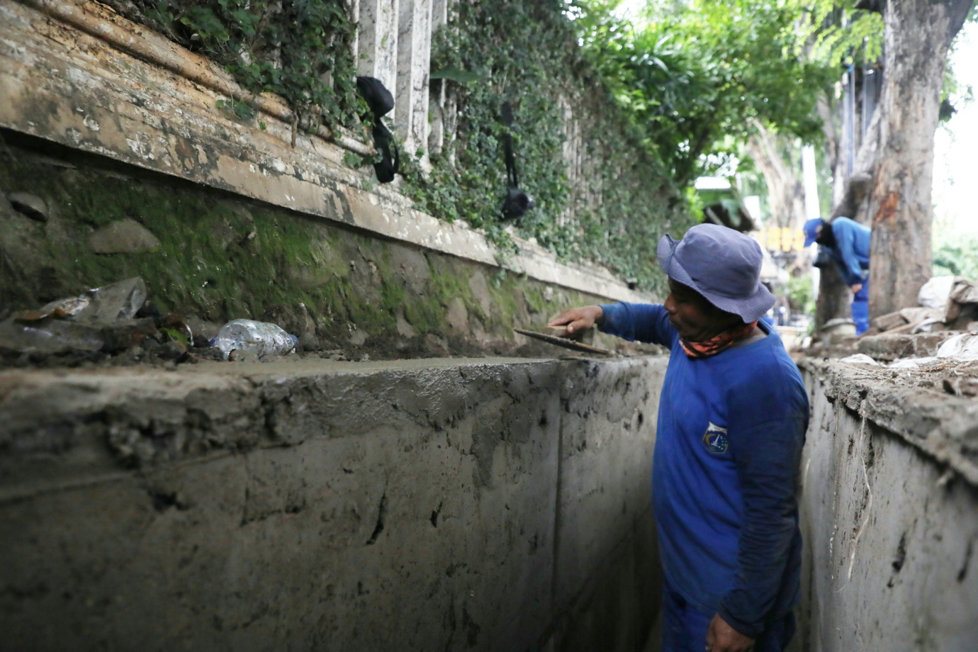 5 Satgas SDA Jakpus Perbaiki Saluran di Jalan Cempaka Putih Barat_5.jpg