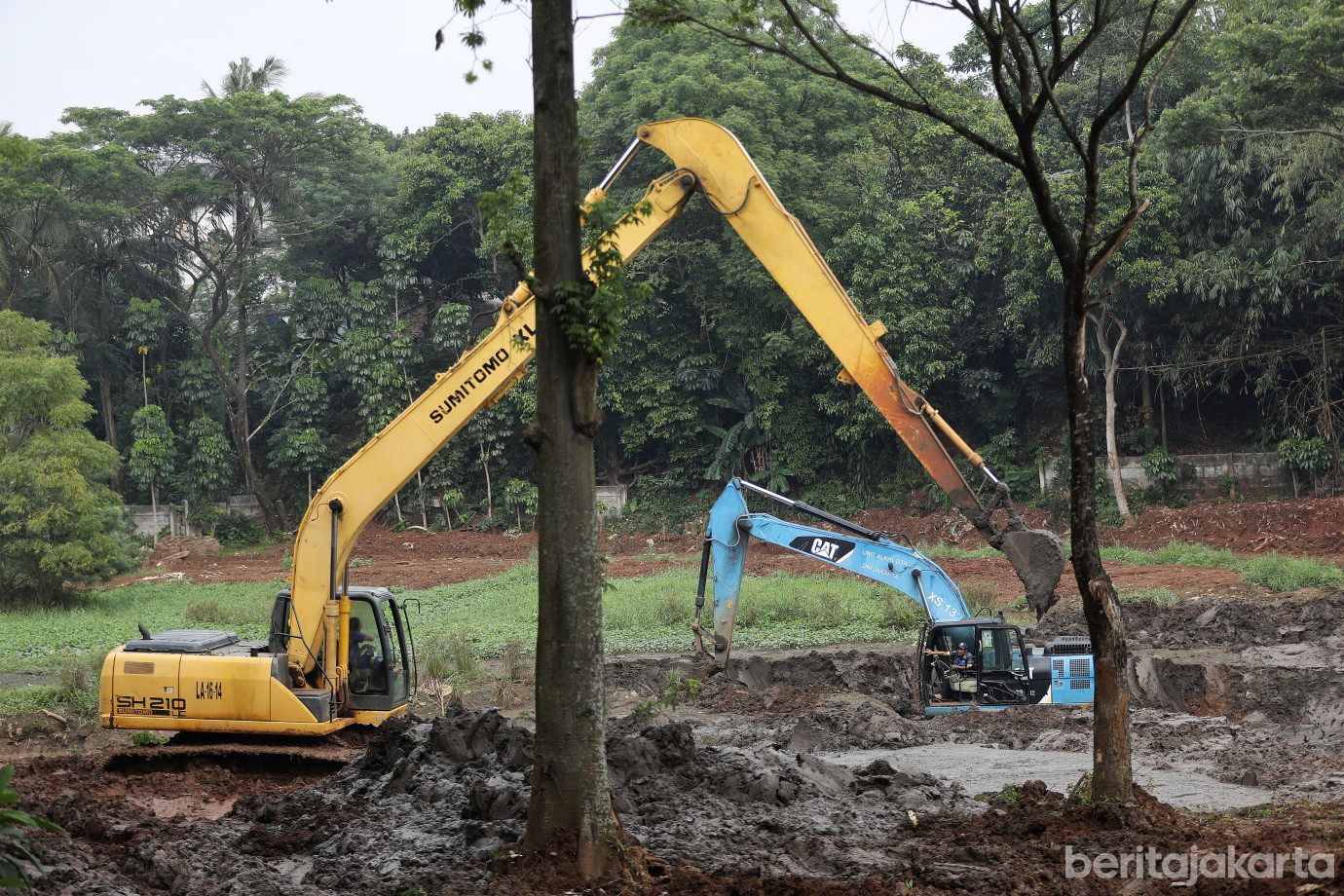 2.Sudin SDA Jaktim Normalisasi Embung Taman Salix.jpg