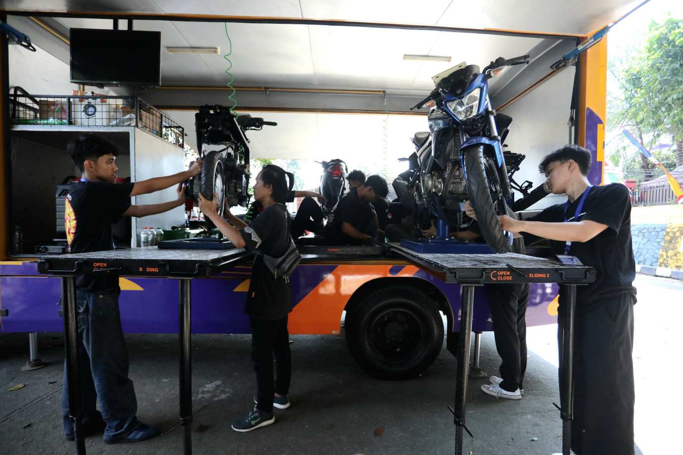 6 10 Warga Kurahan Raw Terate ikuti MTU Service Sepeda Motor_6.jpg