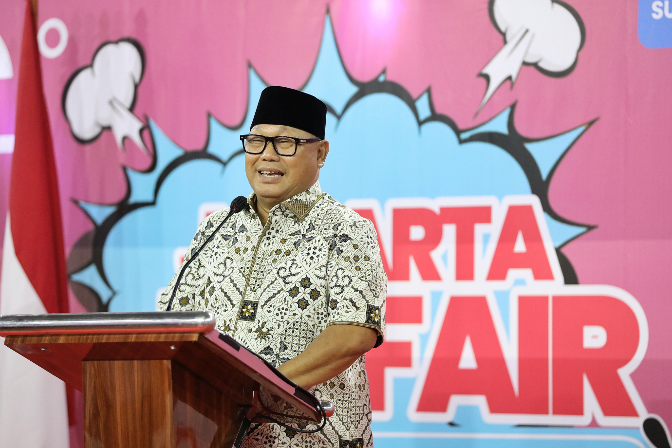 5.Munjirin Buka Job Fair di GOR Ciracas.jpg