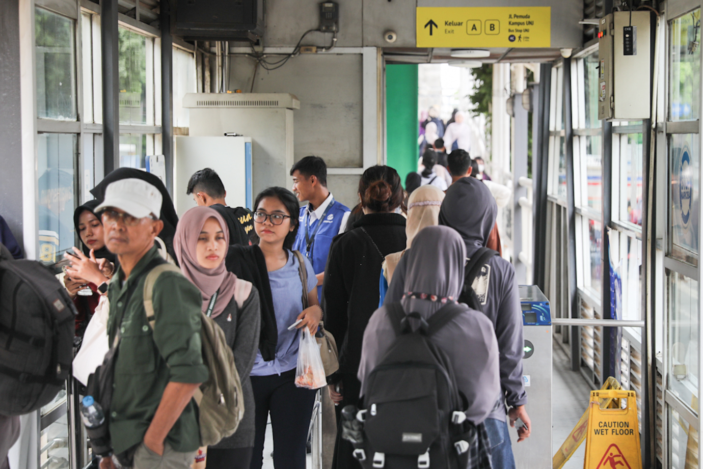 Halte Transjakarta Rawamangun-4.jpg