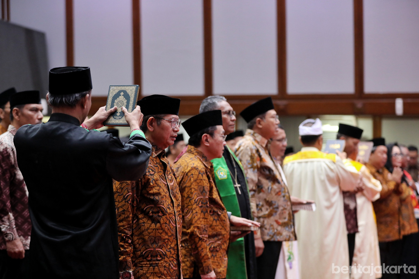 3.Jaga Kerukunan Beragama, Pramono Lantik Pengurus FKUB 2025-2030.jpg