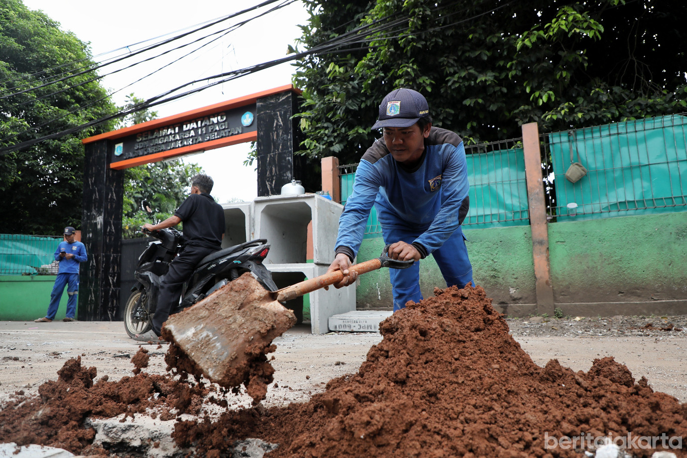 5.Sudin SDA Jaksel Perbesar Saluran di Kebagusan.jpg