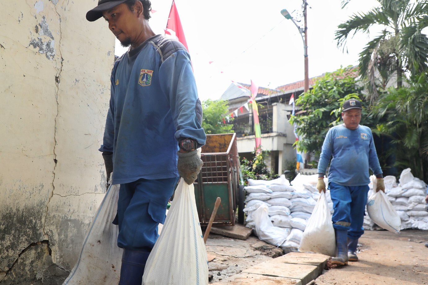 7.Satpel SDA Ciracas Normalisasi Saluran di Kelapa Dua Wetan.jpg
