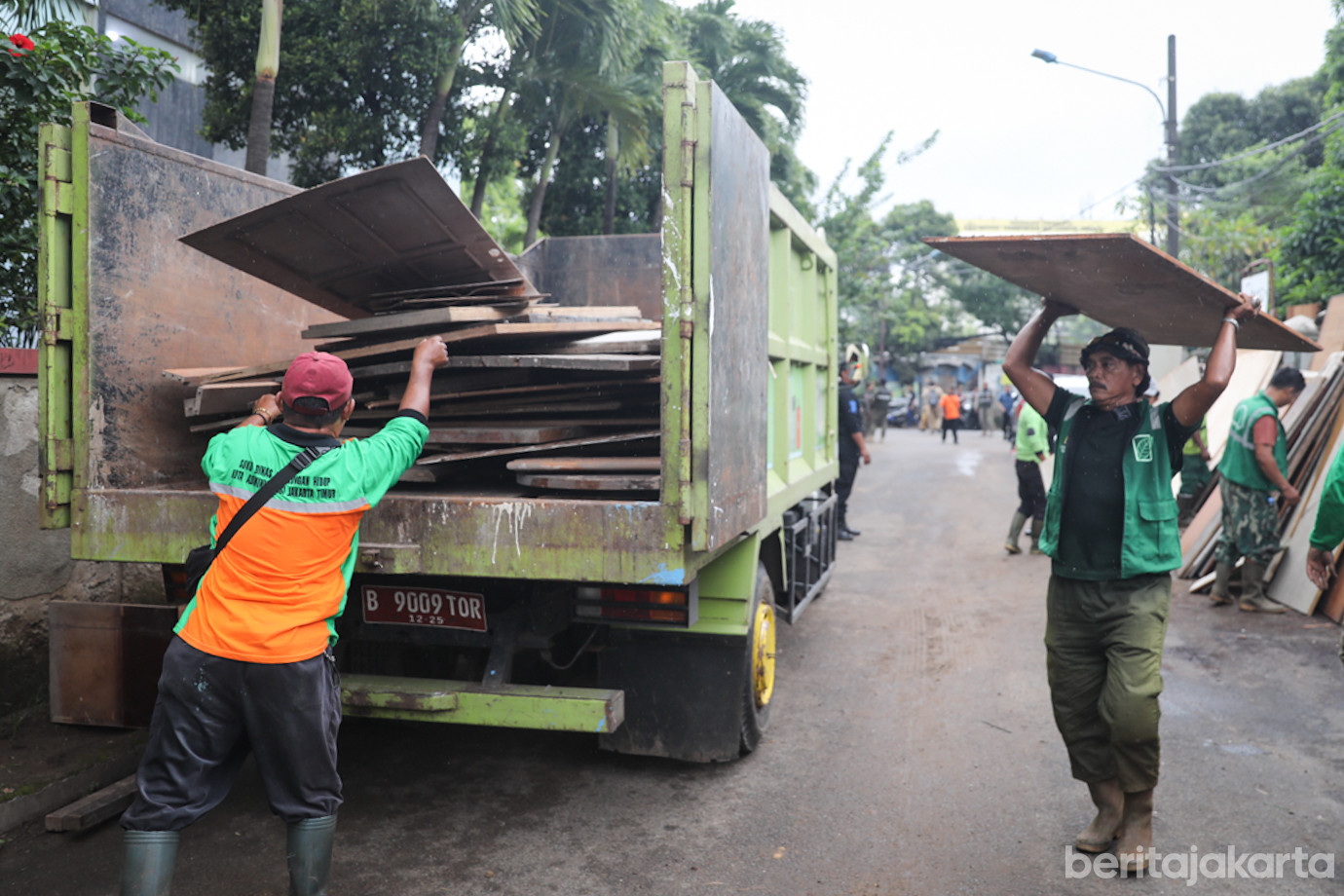 Penertiban TPU Kebon Nanas-3.jpg