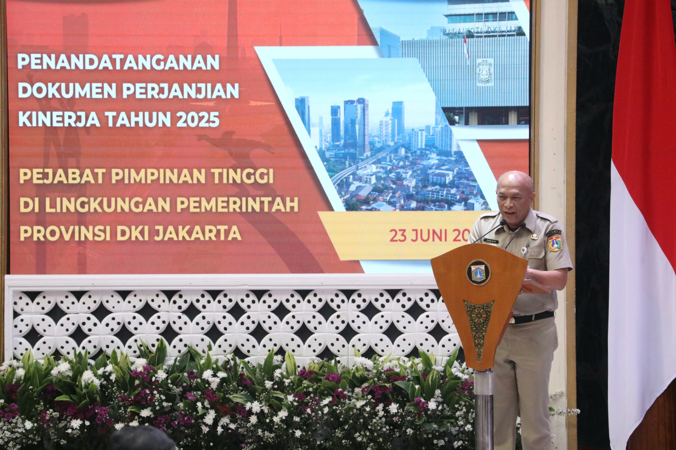 2 Gubernur Pramono Tandatangani Perjanjian Kinerja Tahun 2025_2.jpg