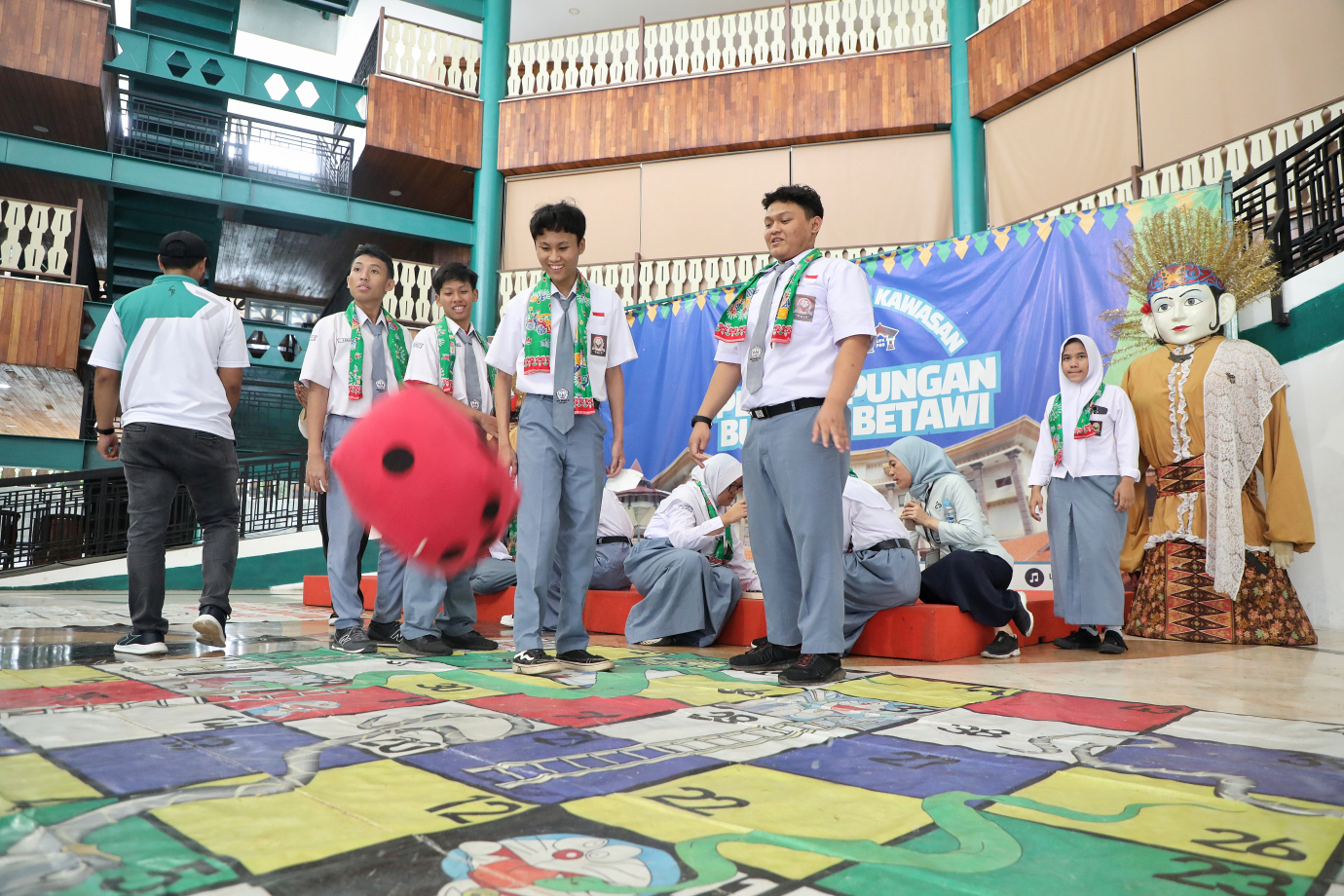 4.20 Peserta Didik Mengikuti Wisata Medis Ke Perkampungan Budaya Betawi.jpg